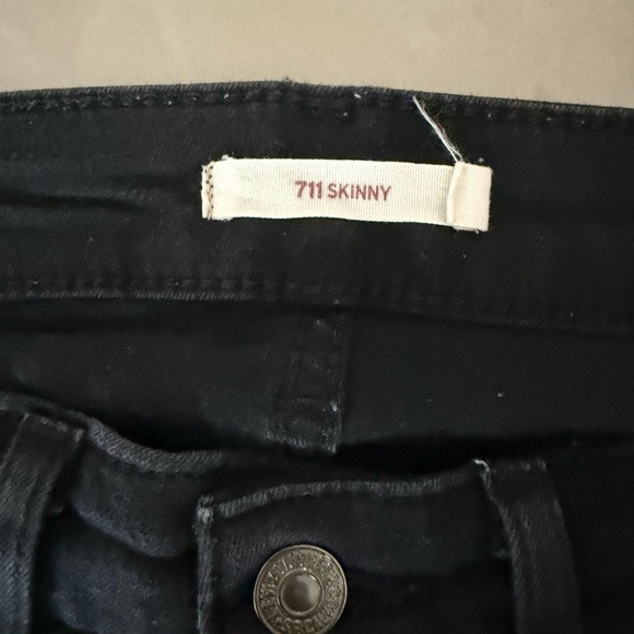 🛍️ 3/$25 Levi's 27x32 711 Skinny Mid Rise Black Jeans - Picture 7 of 10